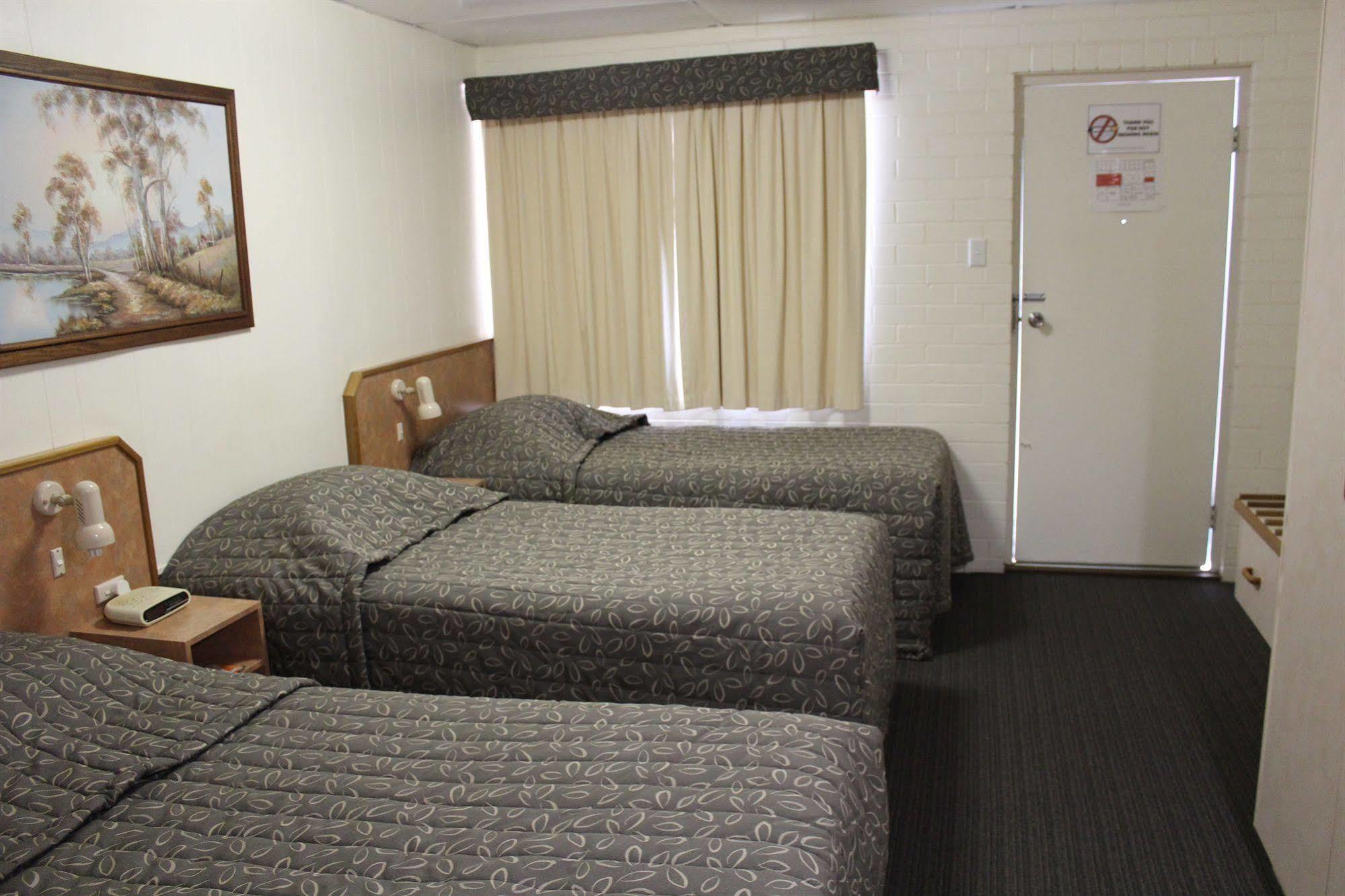 Peppercorn Motel Clermont Экстерьер фото